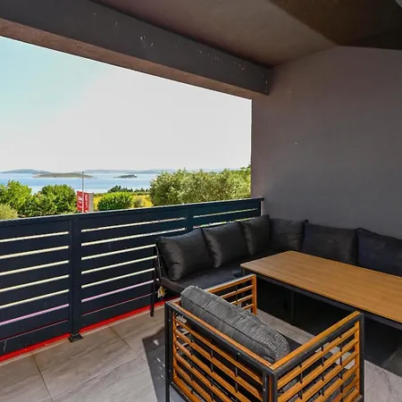 Apartament Roso *